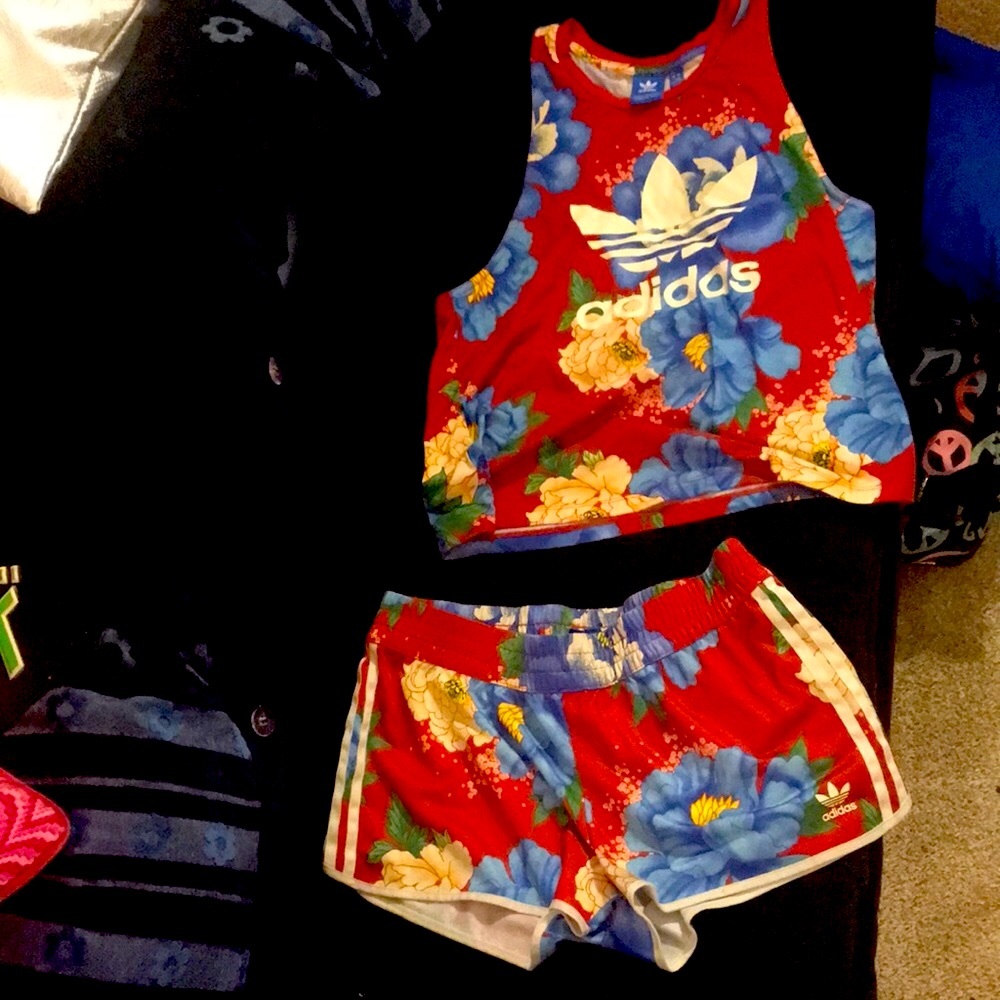 ADIDAS TANK & SHORTS COHORT with bright blue floral design size large/medium